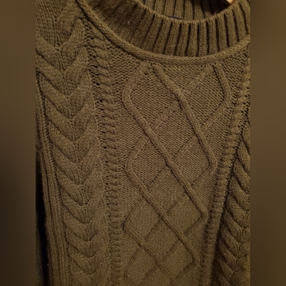 Tommy Hilfiger army green cable knit sweater. Slightly cropped. Size L. Acrylic. - Picture 5 of 10